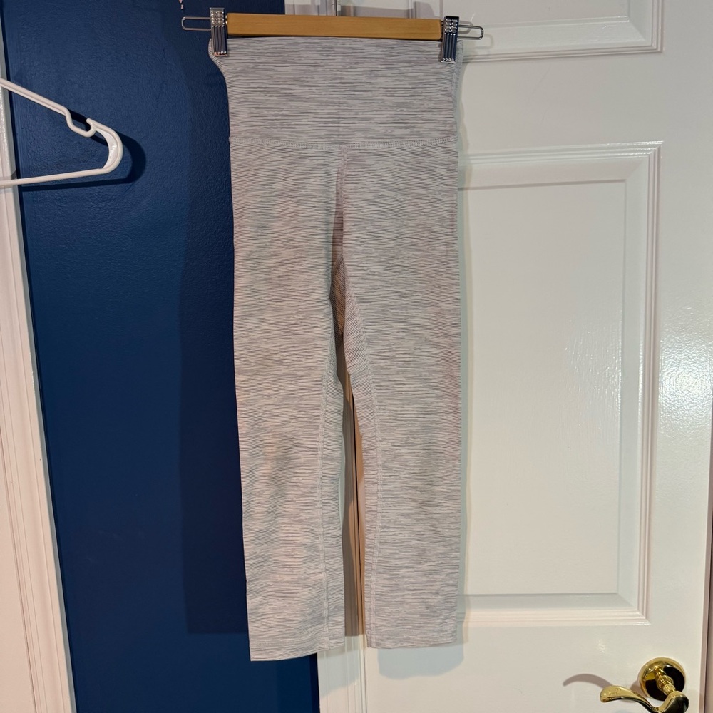 Lululemon White/Gray Cropped Leggings